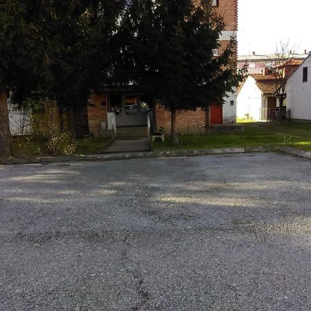 Studio Apartman Zdral Daruvar Exteriér fotografie